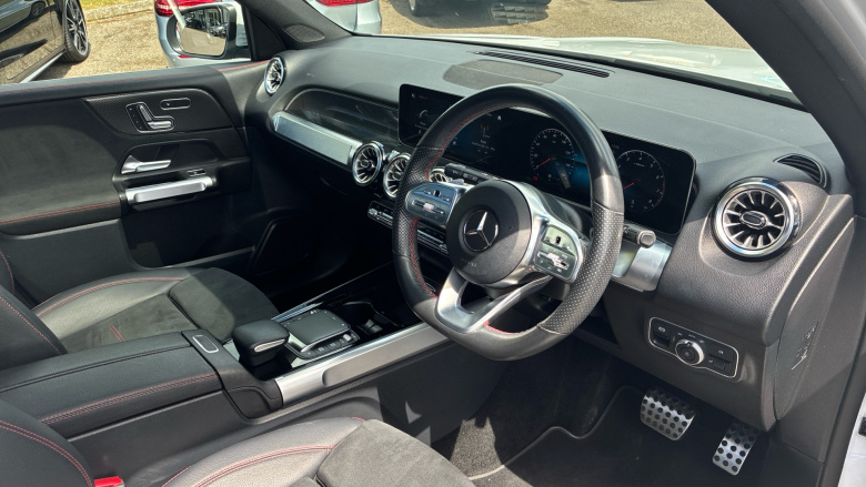 Mercedes-Benz GLB 200 AMG Line Premium Plus 5dr 7G-Tronic Petrol Estate